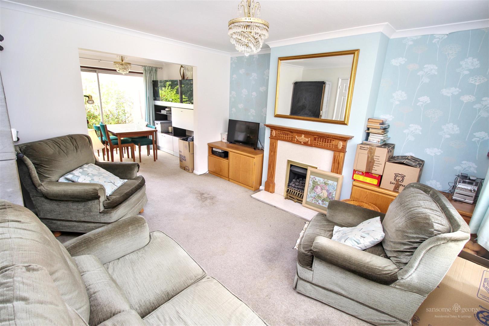 3 bed property in Elmstone Drive, Reading